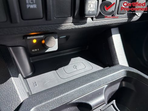 Used 2020 Toyota Tacoma TRD Off-Road AWD/4WD image 68