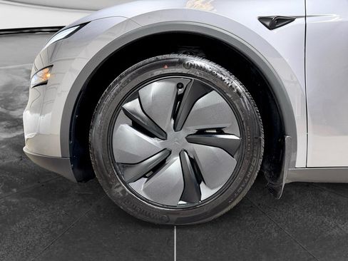 Used 2026 Tesla Model Y Long Range AWD/4WD image 29