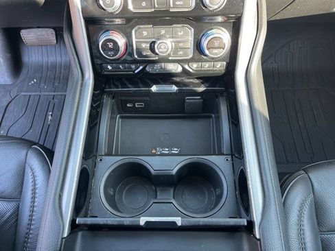 Used 2022 GMC Yukon Denali w/ Denali Premium Package RWD image 34