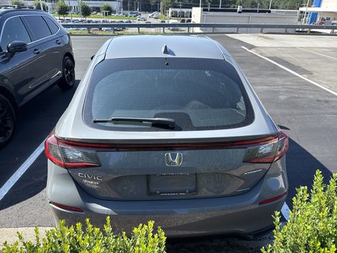 Used 2025 Honda Civic Sport image 9
