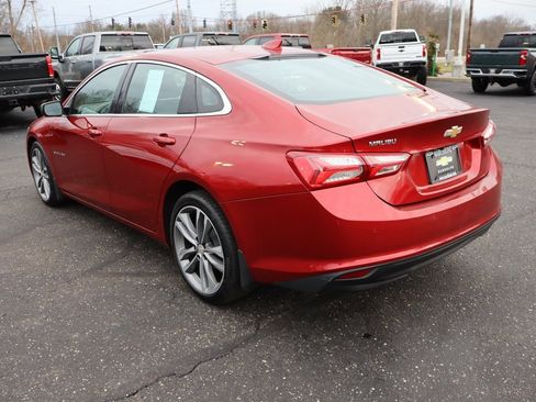 Used 2025 Chevrolet Malibu LT image 3