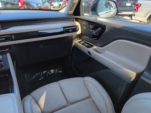 Certified 2023 Lincoln Aviator Reserve RWD image 17