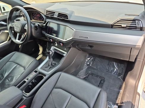 Used 2020 Audi Q3 2.0T Premium w/ Convenience Package AWD/4WD image 19