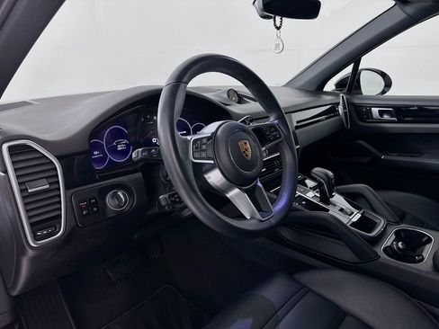 Used 2021 Porsche Cayenne AWD/4WD image 10