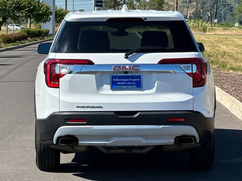 Used 2022 GMC Acadia SLE FWD image 4