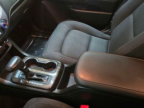 Used 2018 GMC Canyon SLE w/ SLE Convenience Package image 16