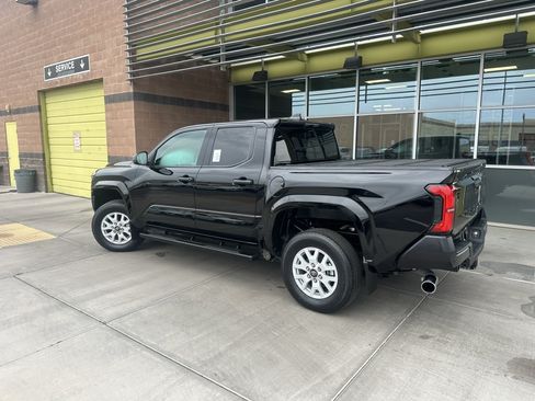 Used 2024 Toyota Tacoma SR w/ SR Upgrade Package RWD image 4