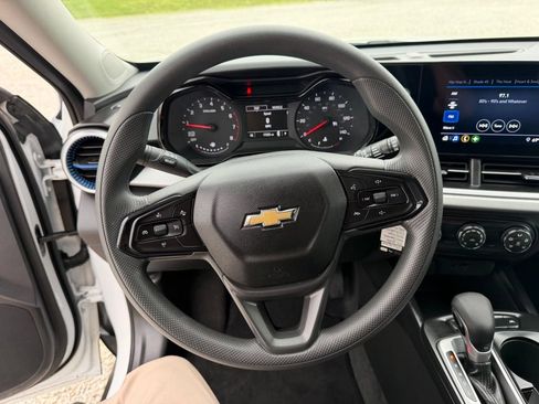 Used 2026 Chevrolet Trax LS FWD image 14