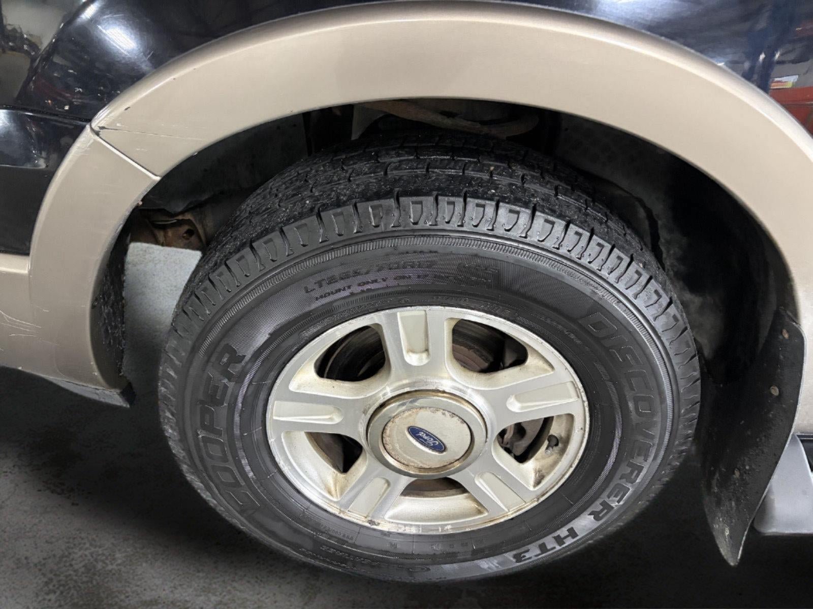 Used 2003 Ford Expedition Eddie Bauer AWD/4WD image 24