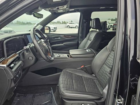 Used 2024 Cadillac Escalade ESV Premium Luxury Platinum AWD/4WD image 23