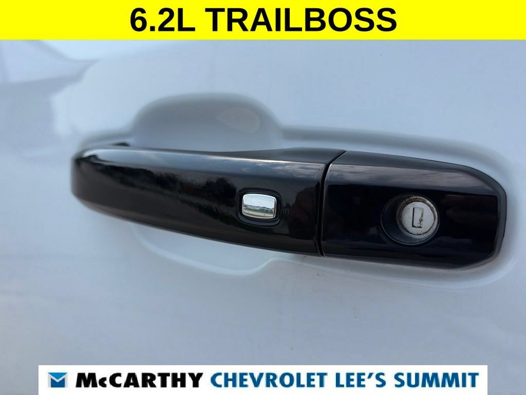 Used 2023 Chevrolet Silverado 1500 LT Trail Boss w/ Convenience Package II AWD/4WD image 46