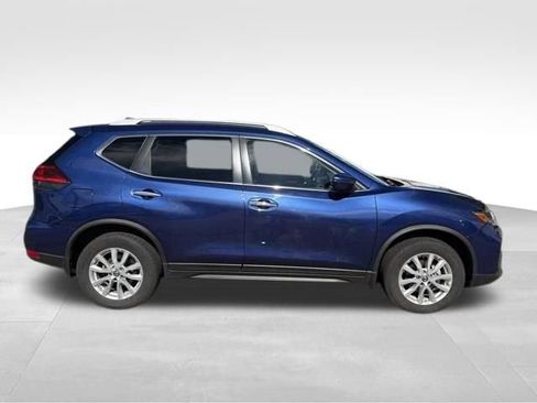 Used 2017 Nissan Rogue SV AWD/4WD image 11