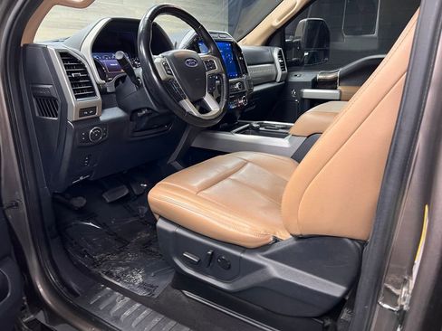 Used 2022 Ford F250 Lariat w/ Lariat Value Package image 3