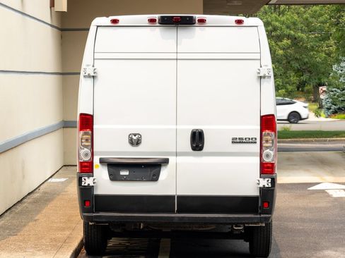 Used 2023 RAM ProMaster 2500 FWD image 10