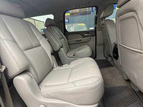 Used 2007 Chevrolet Suburban LTZ w/ LTZ Preferred Equipment Group image 19