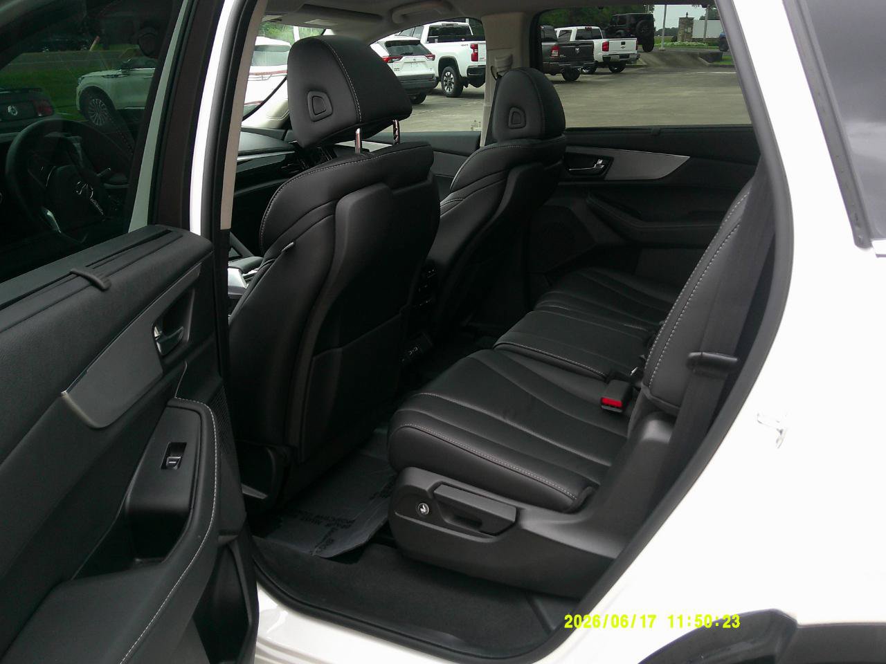 Used 2023 Acura MDX w/ Technology Package FWD image 12