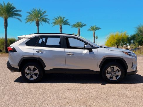 Used 2024 Toyota RAV4 XLE FWD image 7