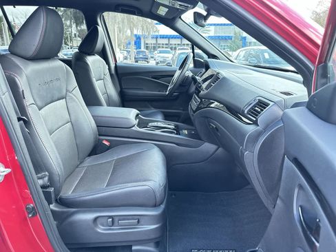 Used 2024 Honda Passport Black Edition image 17