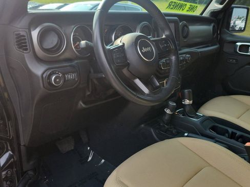 Used 2022 Jeep Wrangler Unlimited Sport AWD/4WD image 15