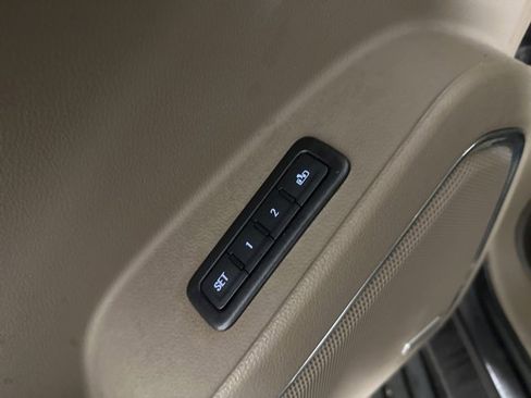 Used 2015 GMC Yukon XL SLT w/ Open Road Package image 12