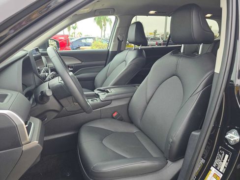 Certified 2026 Toyota Grand Highlander FWD image 24