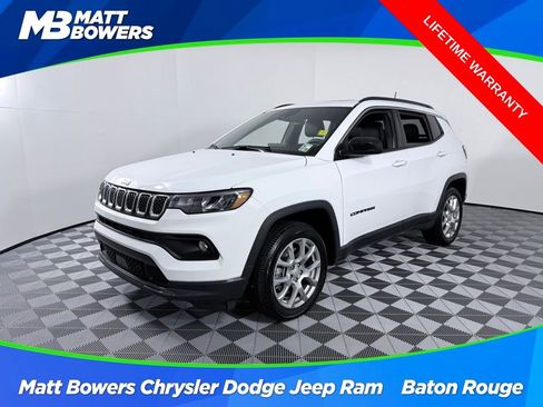 Used 2023 Jeep Compass Latitude w/ Sun and Sound Group image 1