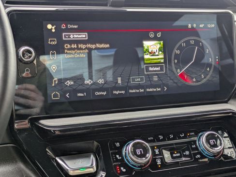 Used 2025 GMC Sierra 2500 AT4 image 22