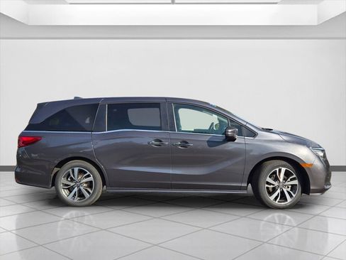 Certified 2023 Honda Odyssey Touring image 4
