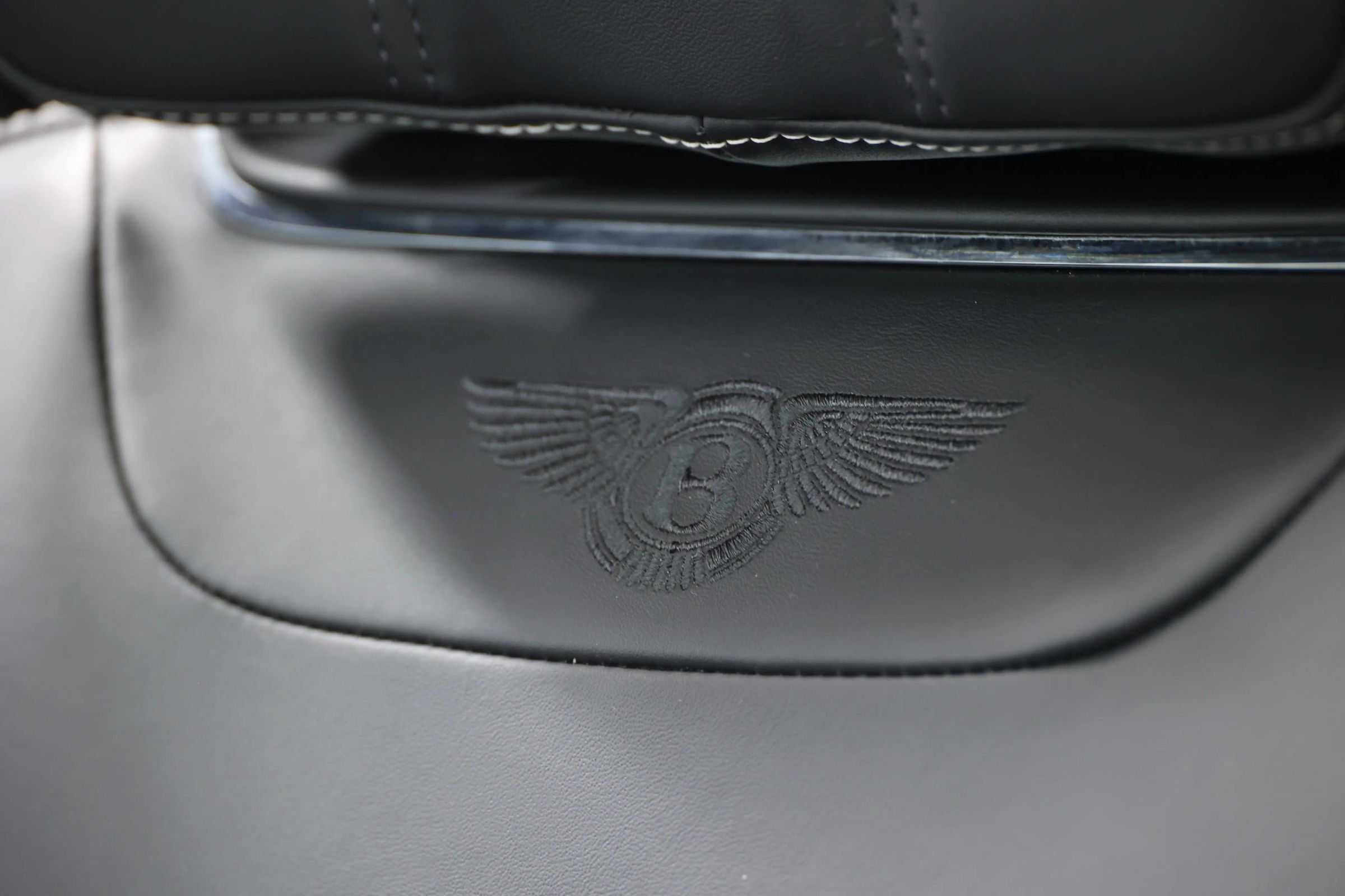 Used 2018 Bentley Bentayga Onyx Edition AWD/4WD image 21