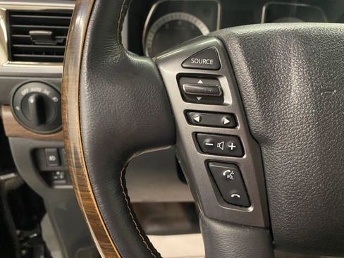 Used 2017 Nissan Titan Platinum Reserve w/ Off-Road Package AWD/4WD image 29