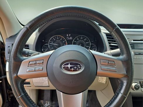 Used 2011 Subaru Legacy 2.5i Premium AWD/4WD image 15