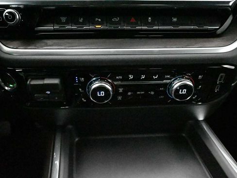 New 2026 GMC Sierra 2500 SLT w/ SLT Premium Package AWD/4WD image 21