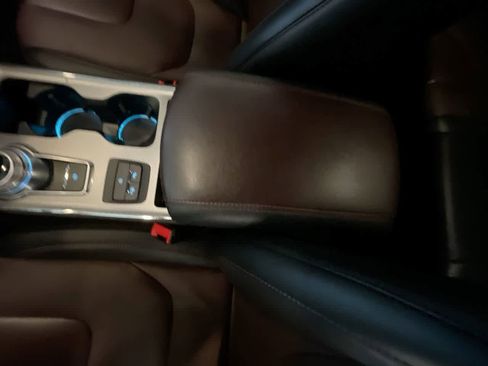 Used 2022 Ford Edge Titanium w/ Equipment Group 301A image 21