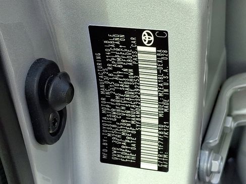 Certified 2025 Toyota Corolla LE w/ LE Premium Package FWD image 26