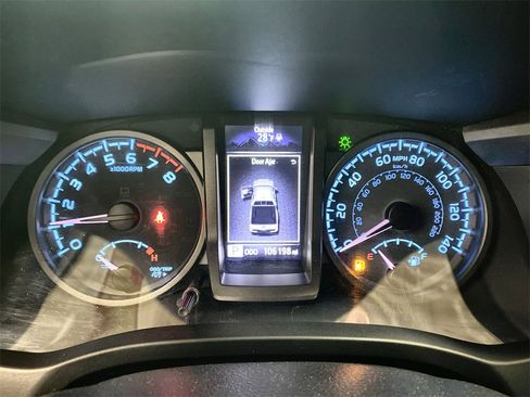 Used 2021 Toyota Tacoma TRD Sport image 2