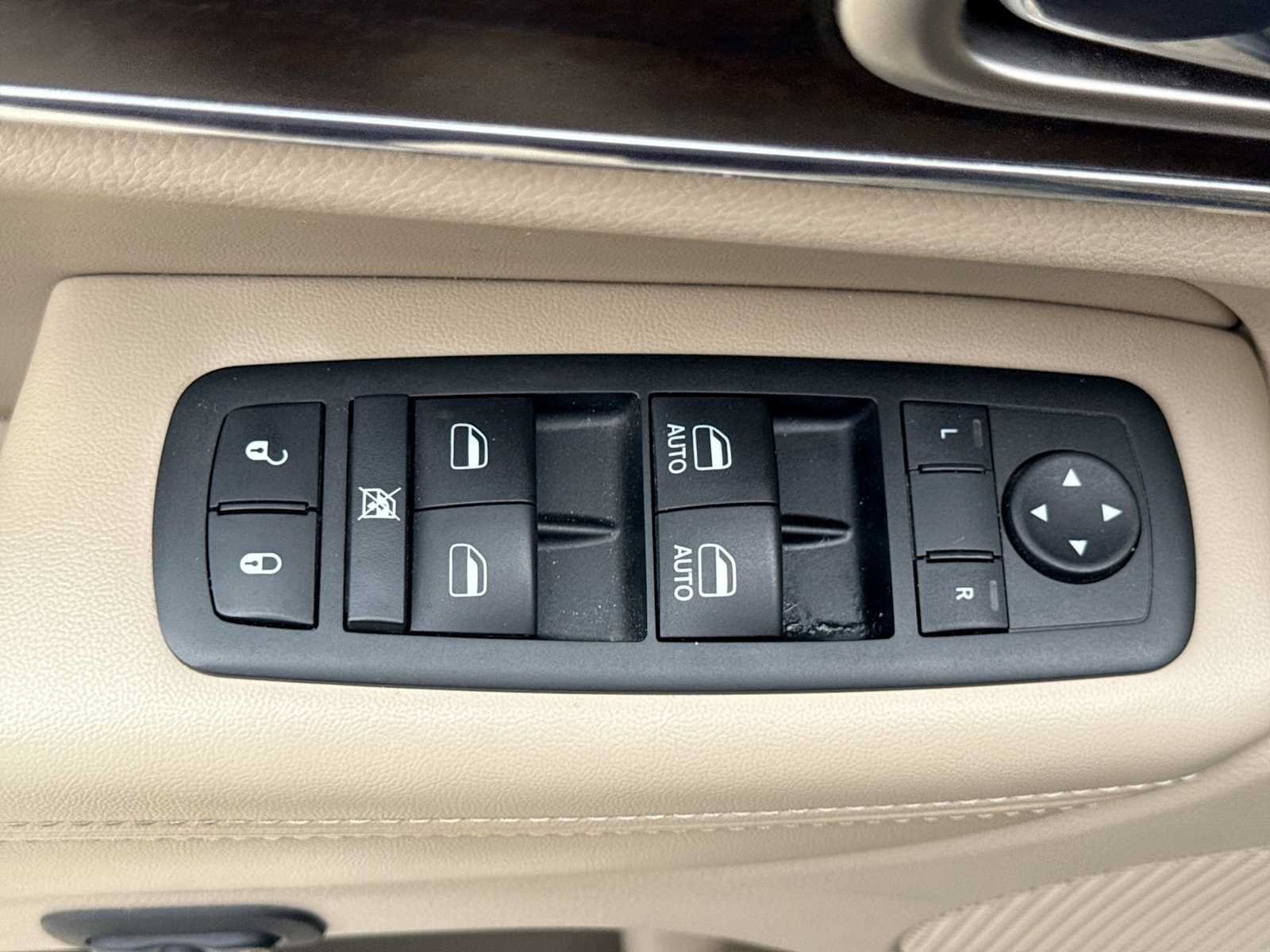 Used 2014 Jeep Grand Cherokee Limited AWD/4WD image 16