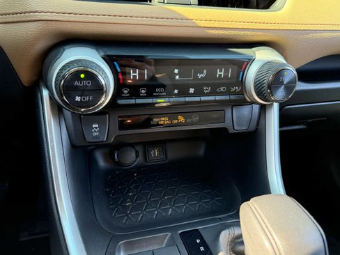 Used 2024 Toyota RAV4 LE image 20