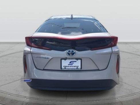 Used 2022 Toyota Prius Prime LE FWD image 6