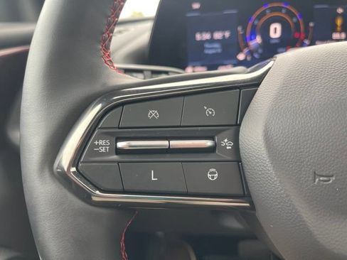Used 2024 Chevrolet Traverse RS AWD/4WD image 8