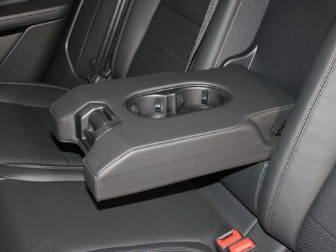 Certified 2025 Porsche Macan 4 Electric AWD/4WD image 36