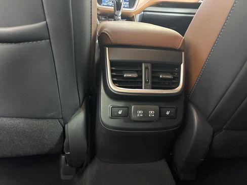 Used 2022 Subaru Outback Touring XT AWD/4WD image 17