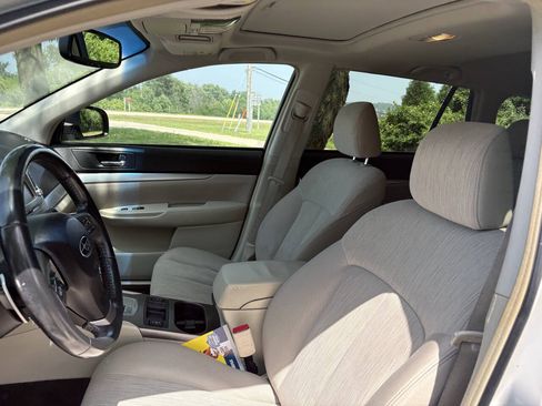 Used 2014 Subaru Outback 2.5i Premium w/ Moonroof Package AWD/4WD image 14