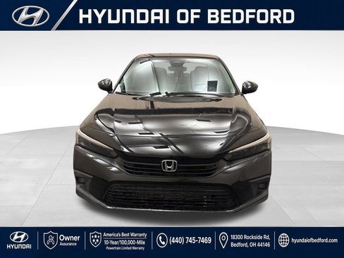 Used 2022 Honda Civic Touring image 2