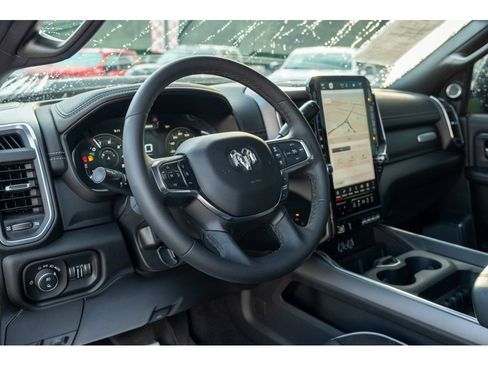 Used 2025 RAM 2500 Laramie AWD/4WD image 11
