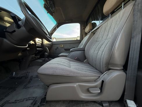 Used 1999 Toyota Tacoma 4x4 Regular Cab image 33