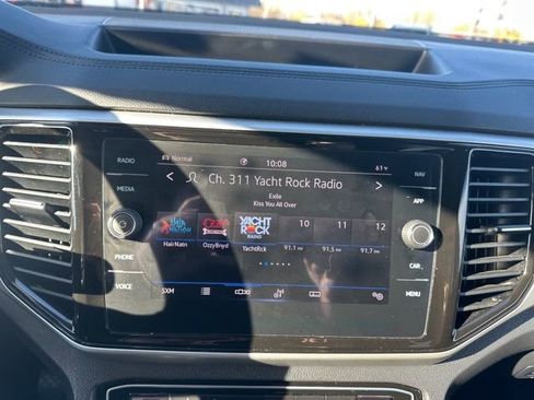 Used 2022 Volkswagen Atlas SEL image 17