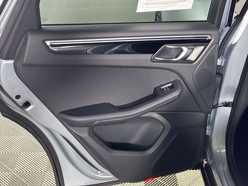 Used 2023 Porsche Macan image 20