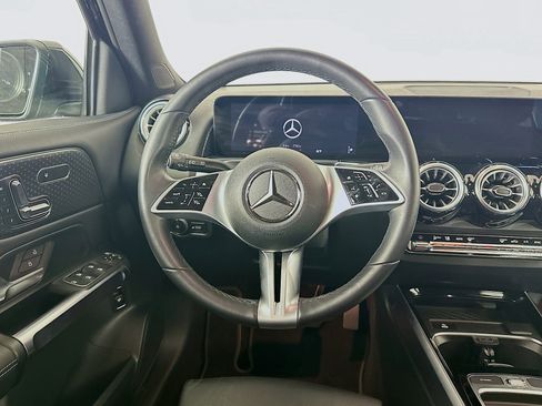 Used 2024 Mercedes-Benz GLB 250 image 18