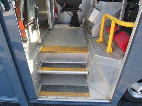 Used 2019 Ford E-450 and Econoline 450 Super Duty image 15