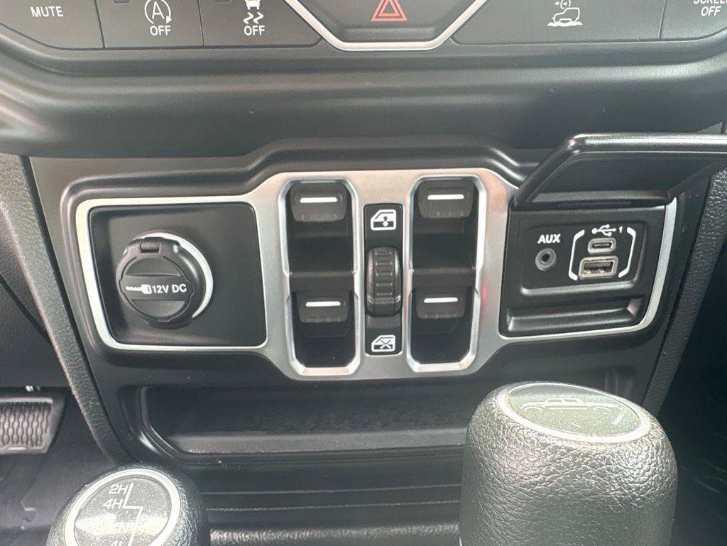Used 2021 Jeep Gladiator Sport AWD/4WD image 33
